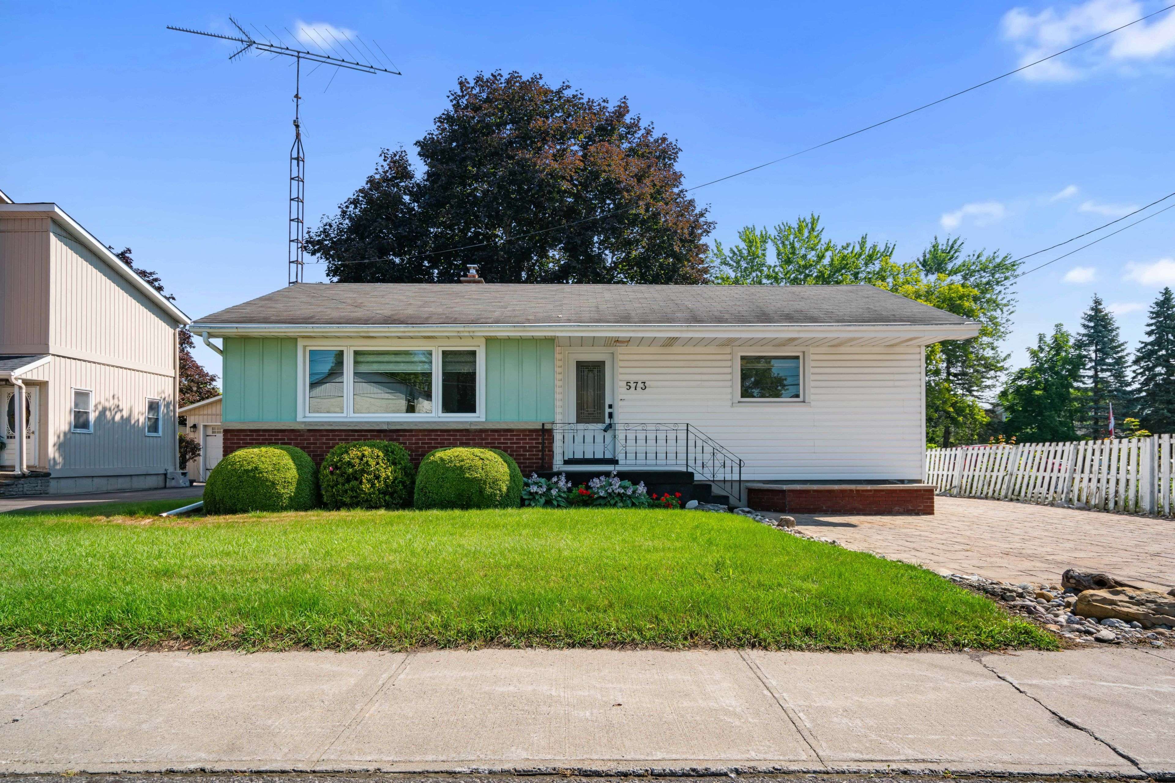 573 St Lawrence ST, North Dundas, ON K0C 2K0
