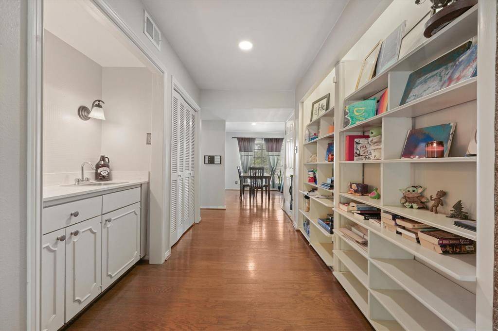 5821 Copperwood Lane #2126, Dallas, TX 75248