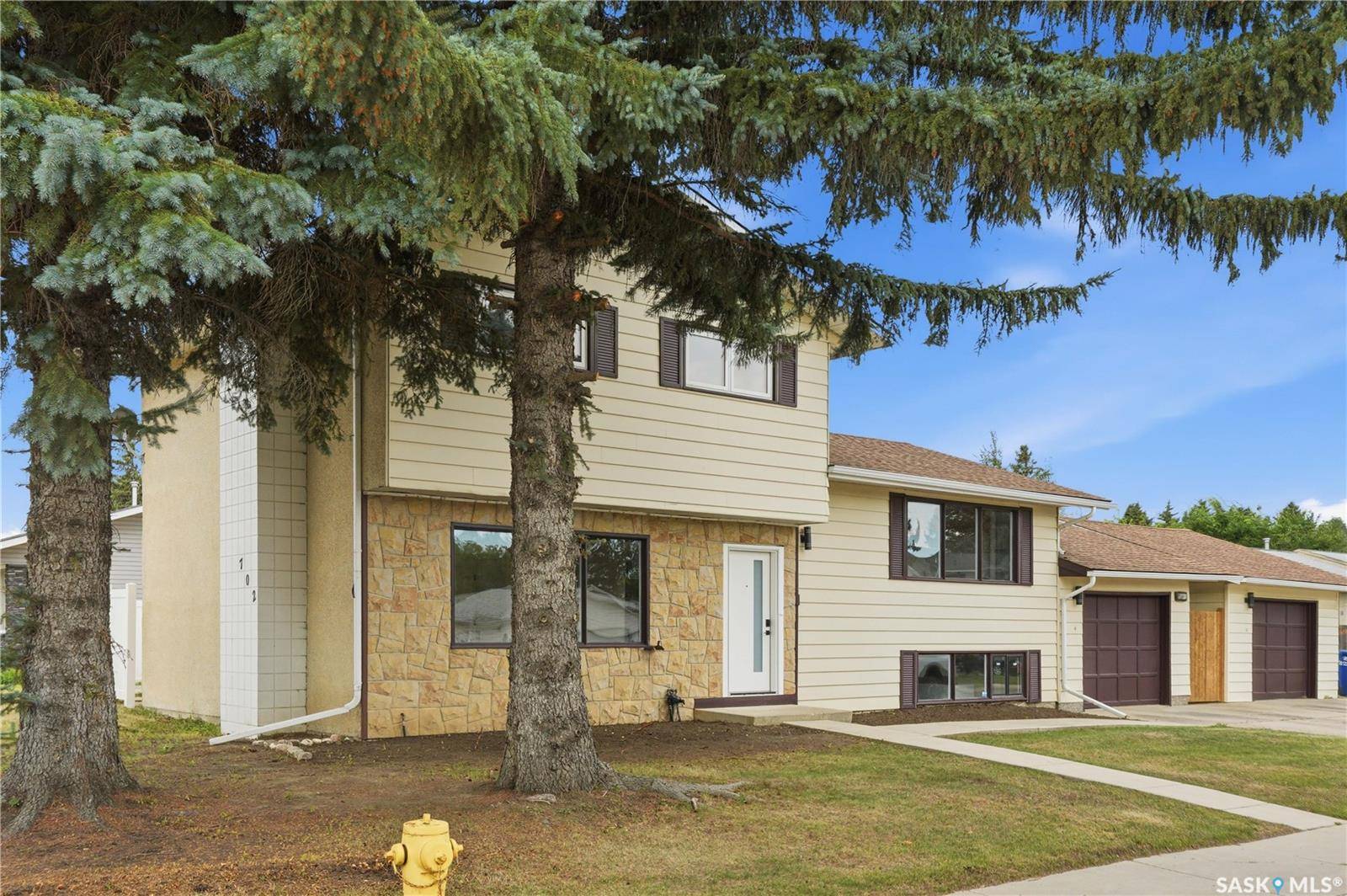 702 McKercher DRIVE, Saskatoon, SK S7H 3W7