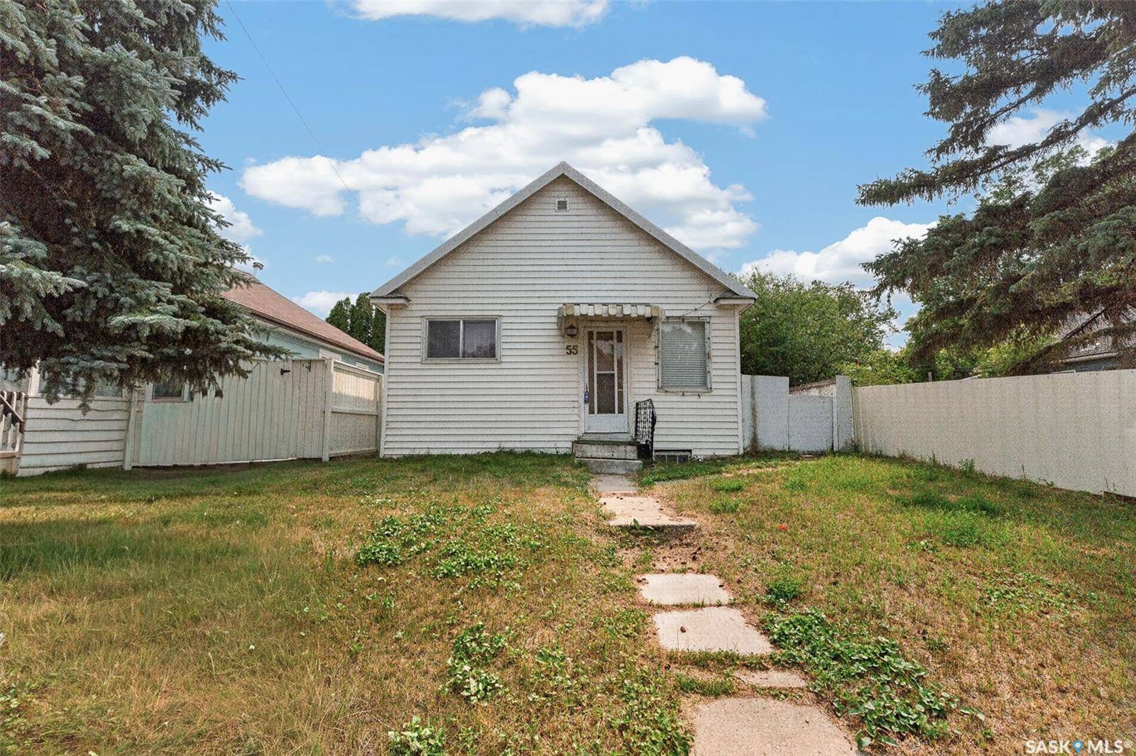 55 Iroquois STREET W, Moose Jaw, SK S6H 5A4