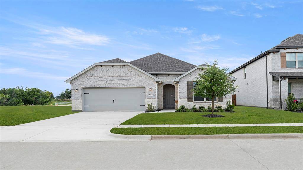 1645 Elle Lane, Aubrey, TX 76227