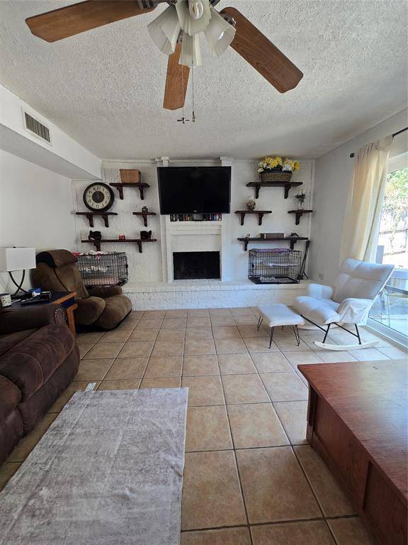 6217 Barcelona Drive, Arlington, TX 76016