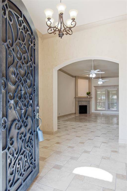 502 Lismore Drive, Mansfield, TX 76063