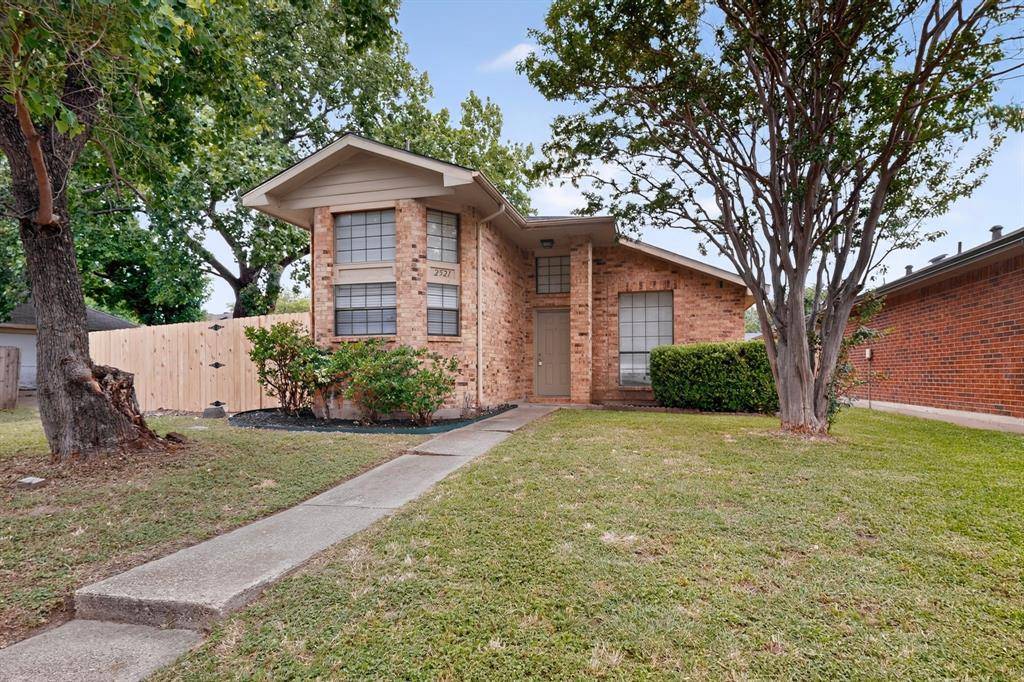 2521 Winter Oak Street, Dallas, TX 75227