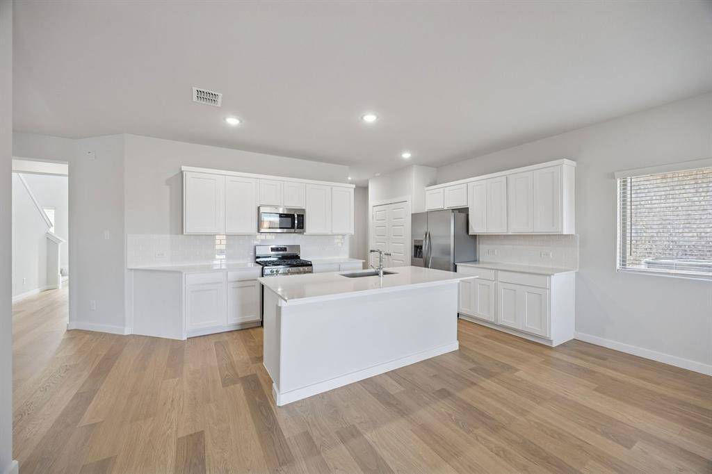 8340 Kingfisher Road, Aubrey, TX 76227