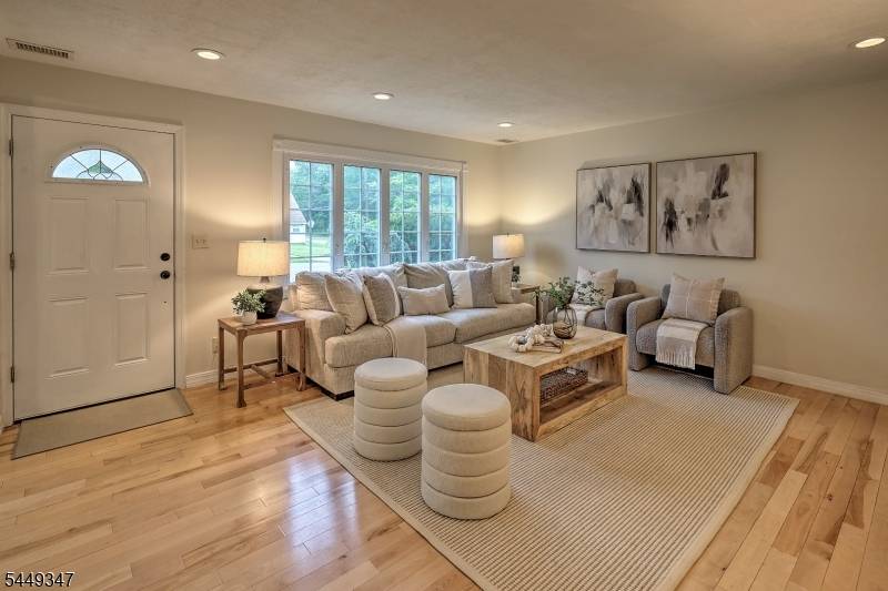 1108 Woodruff St, Woodbridge Twp., NJ 08830
