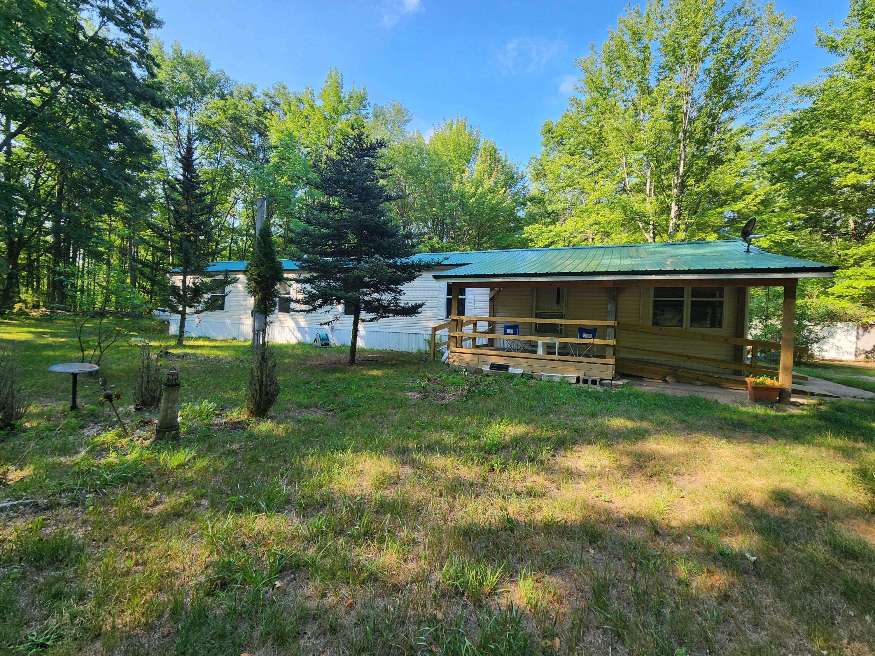 8033 Rolling DR, Garfield Twp, MI 48632