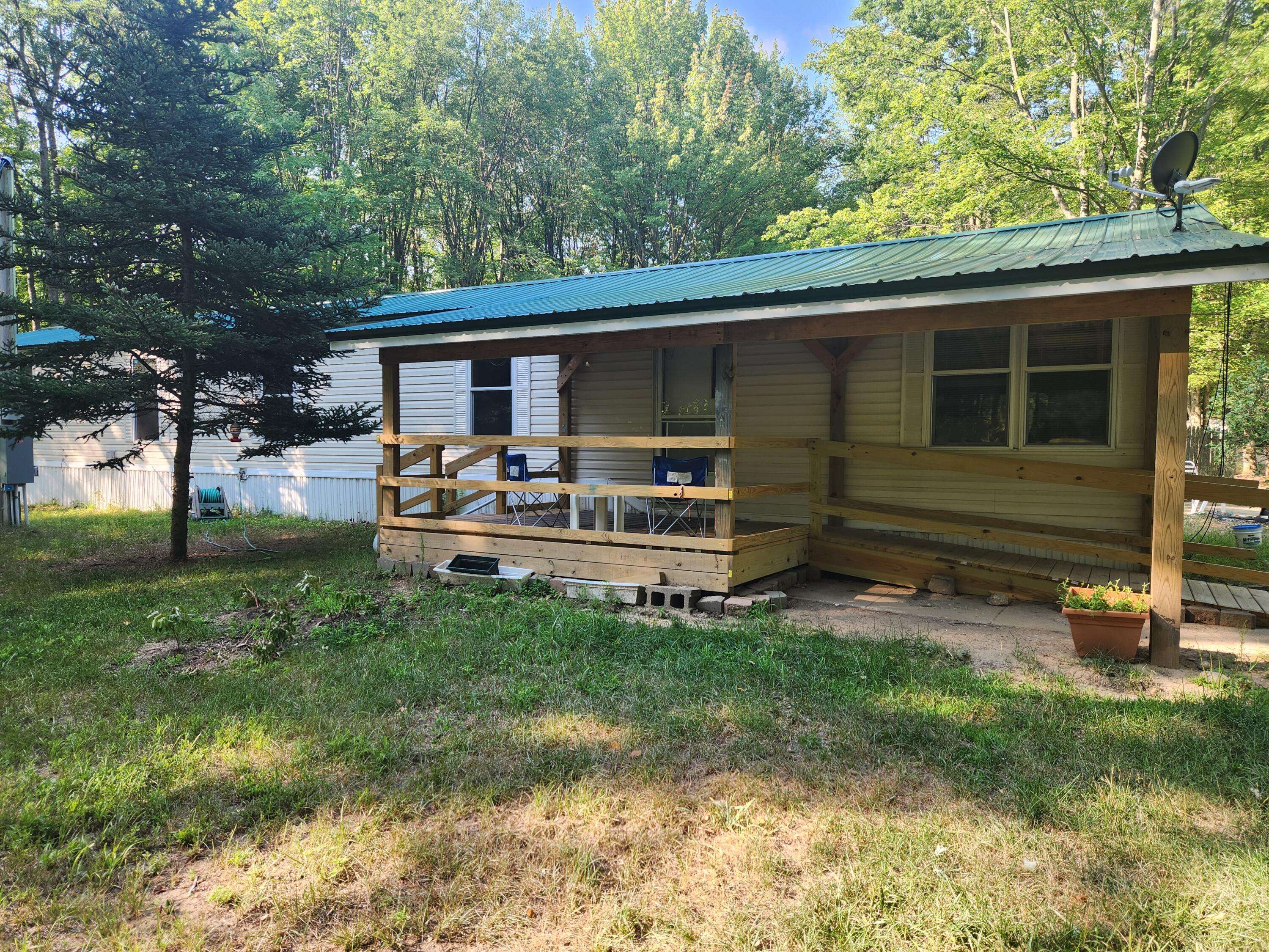 8033 Rolling DR, Garfield Twp, MI 48632