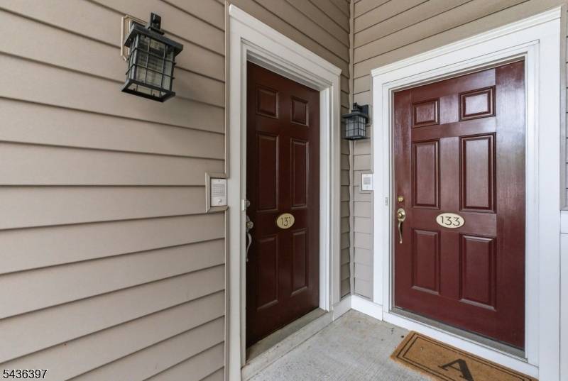 131 Brittany Ct, Clifton City, NJ 07013