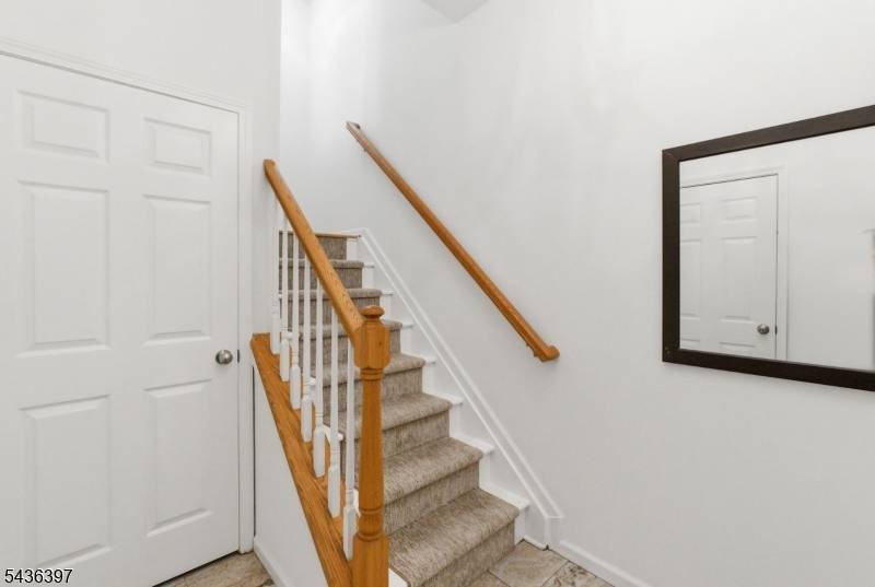 131 Brittany Ct, Clifton City, NJ 07013