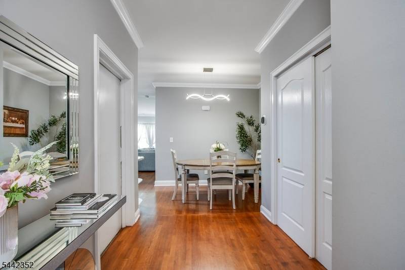 8023 Brittany Dr, Wayne Twp., NJ 07470