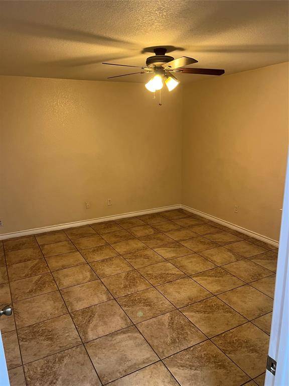 3001 Pueblo Trail, Lake Worth, TX 76135