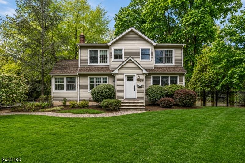 63 Park Ave, Wyckoff Twp., NJ 07481