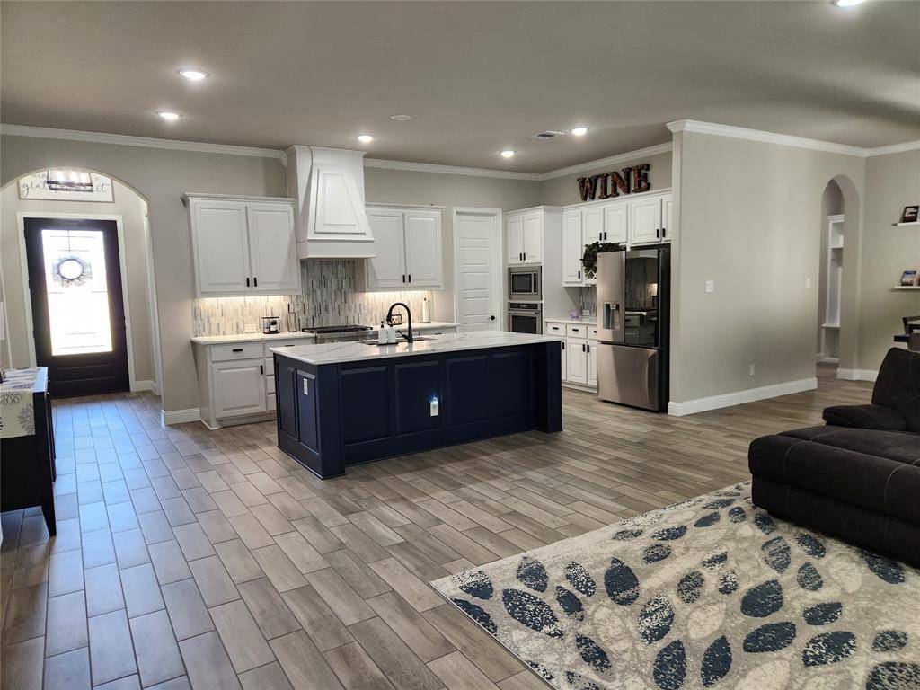 1000 Nogalito Avenue, Crowley, TX 76036