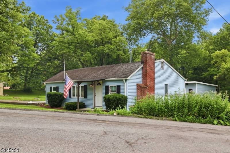 312 6Th St, Belvidere Twp., NJ 07823