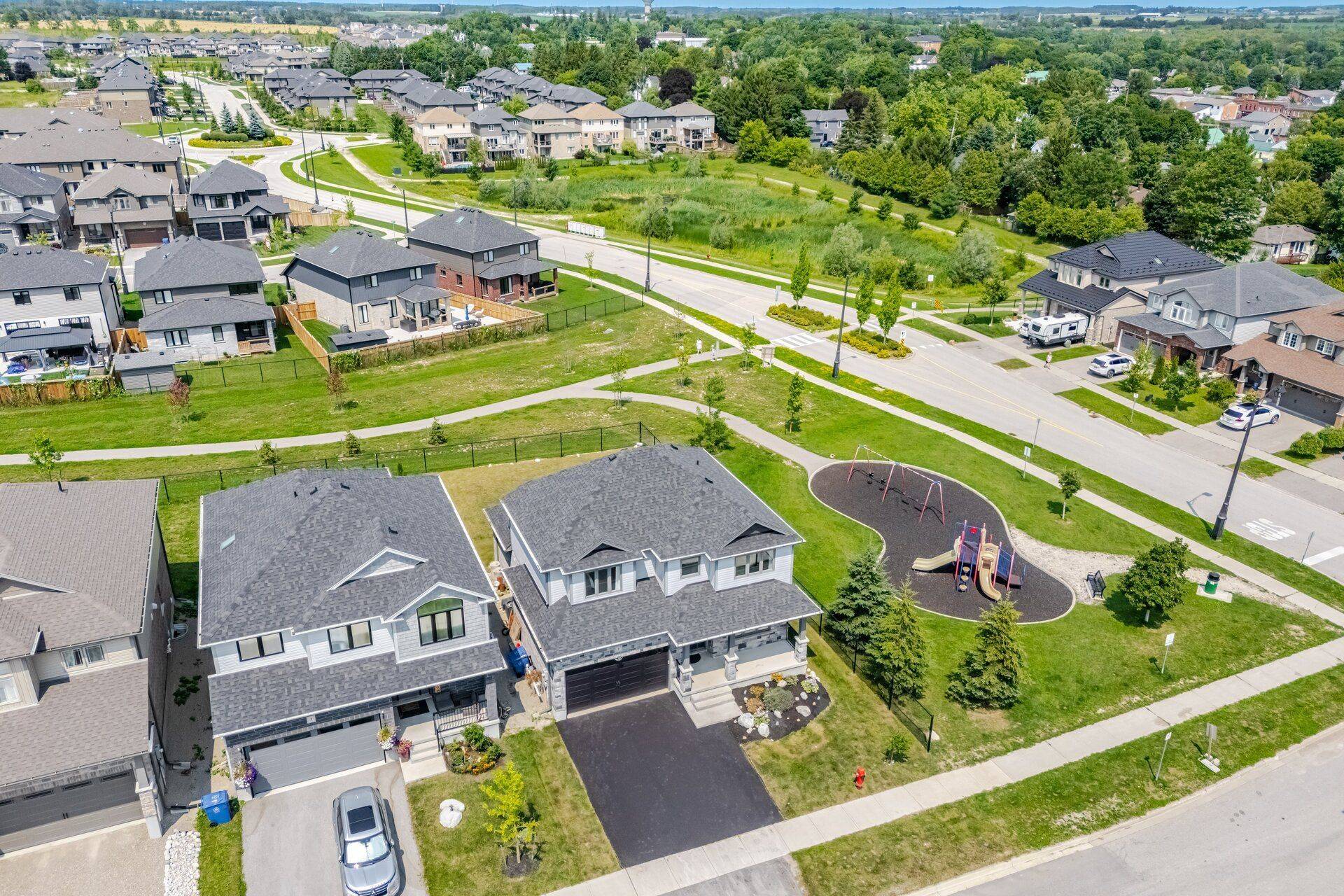 1 Grundy CRES, East Luther Grand Valley, ON L9W 7S7