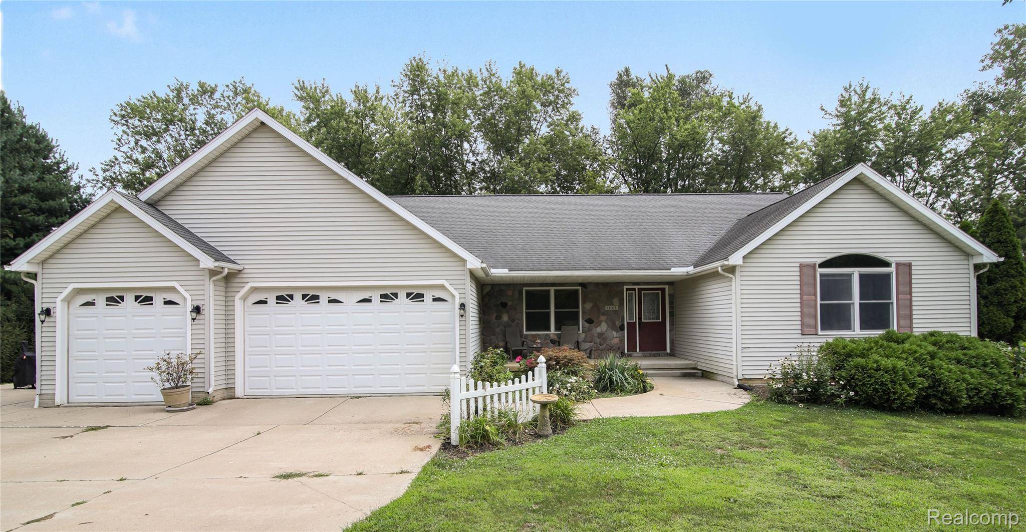 11002 Adams DR, Clinton Township, MI 49236