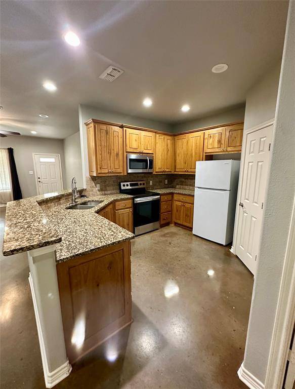 134 Dennis Drive, Azle, TX 76020