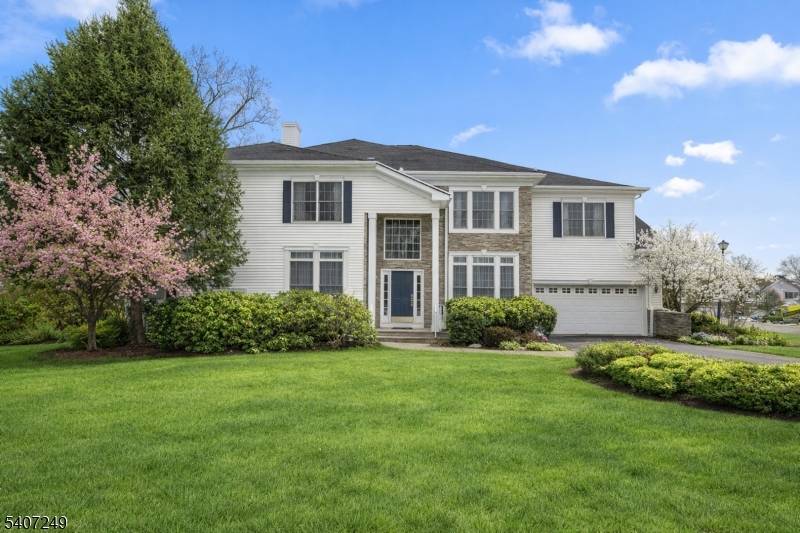 48 Bovensiepen Ct, Roseland Boro, NJ 07068