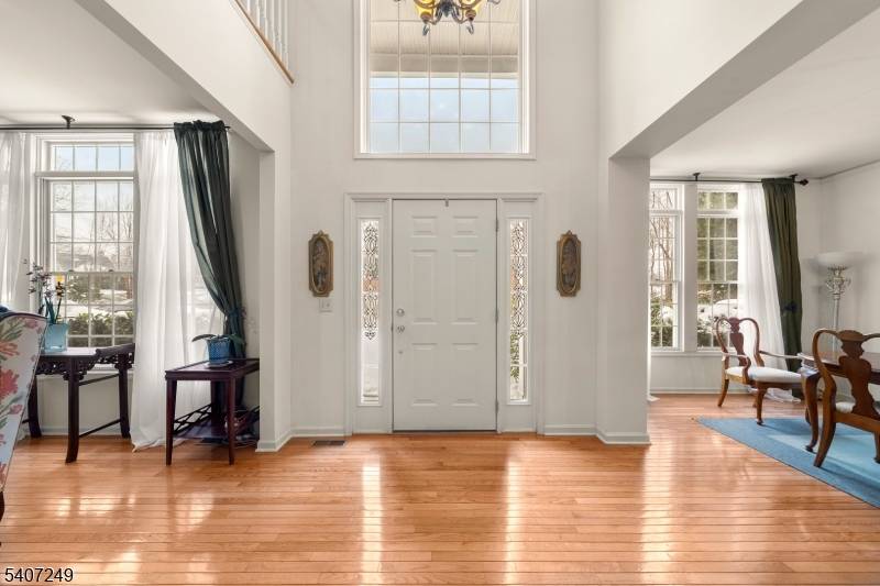 48 Bovensiepen Ct, Roseland Boro, NJ 07068