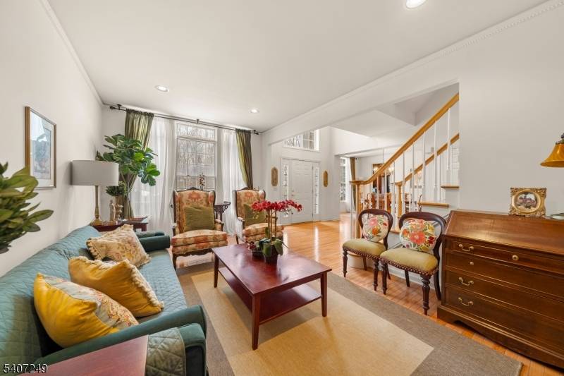 48 Bovensiepen Ct, Roseland Boro, NJ 07068