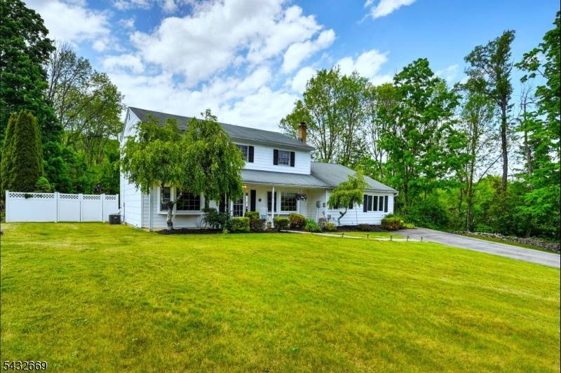 25 Carol Dr, Vernon Twp., NJ 07418