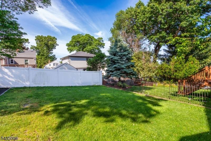 50 Jefferson Ave, Hasbrouck Heights Boro, NJ 07604