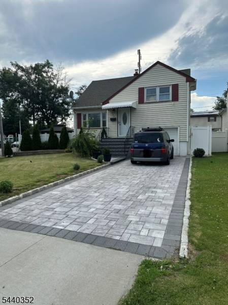 422 W Linden Ave, Linden City, NJ 07036