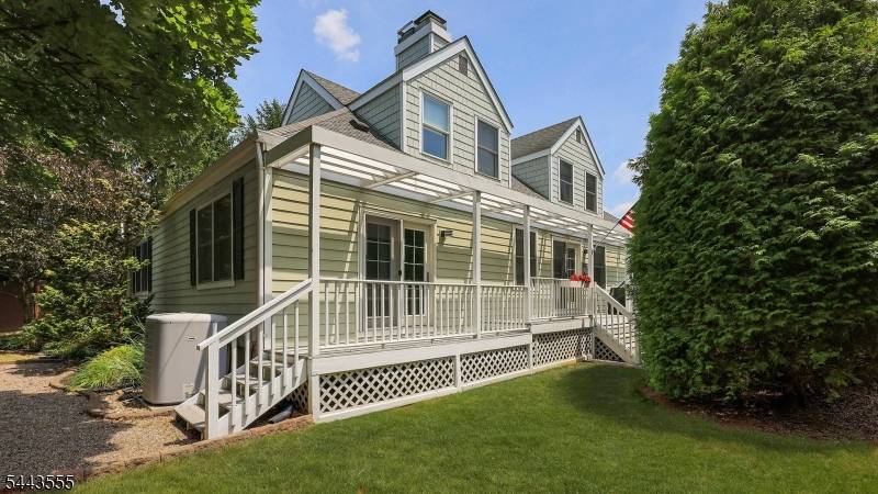 102 Mitchell Close, Hillsborough Twp., NJ 08844