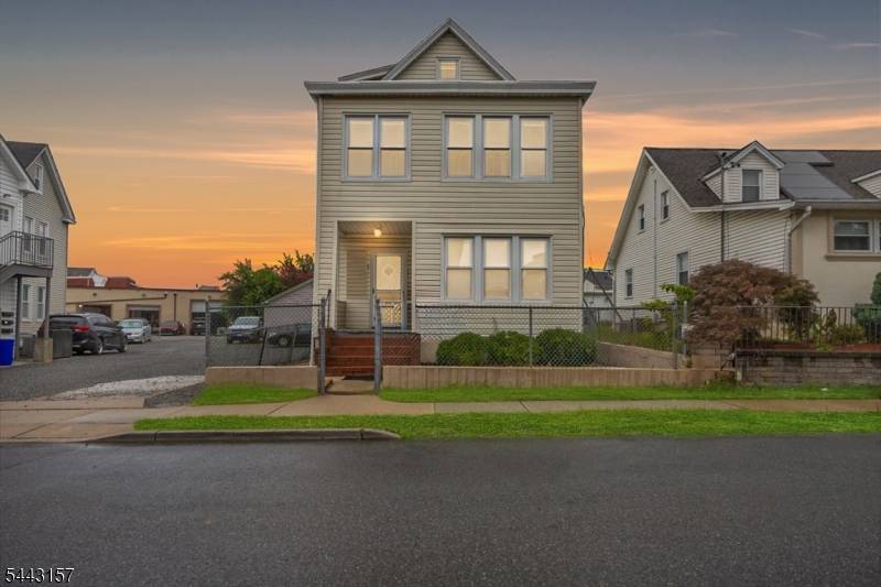 9 Morris Ave, Garfield City, NJ 07026