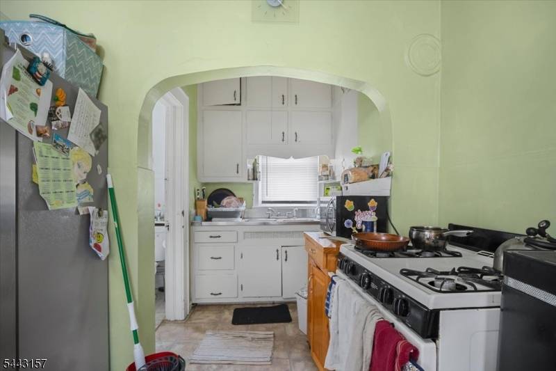 9 Morris Ave, Garfield City, NJ 07026