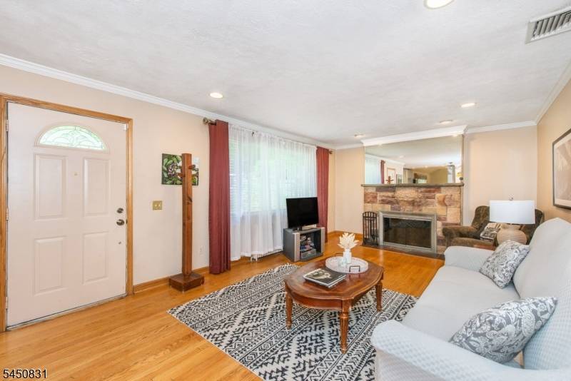 9 Morse Ave, Butler Boro, NJ 07405