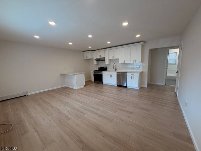 291 Garibaldi Ave, Lodi Boro, NJ 07644