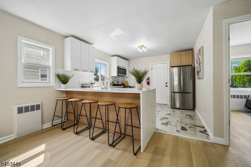 124 Woodruff Pl, Hillside Twp., NJ 07205