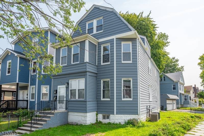 484 Prospect St, East Orange City, NJ 07017
