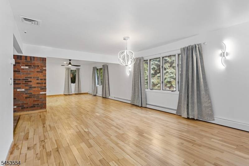 228 Dorothy Dr, North Haledon Boro, NJ 07508