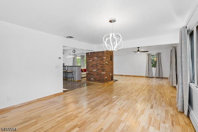 228 Dorothy Dr, North Haledon Boro, NJ 07508
