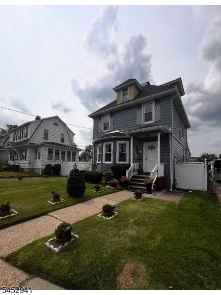 136 W Gibbons St, Linden City, NJ 07036