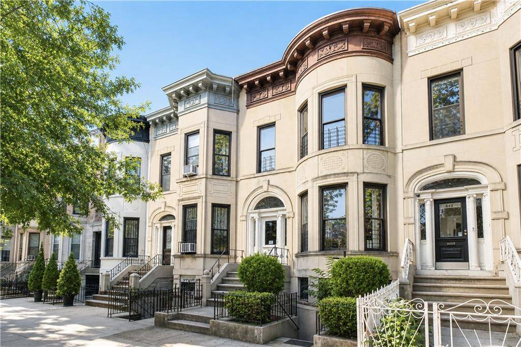 450 Bay Ridge Pkwy, Brooklyn, NY 11209