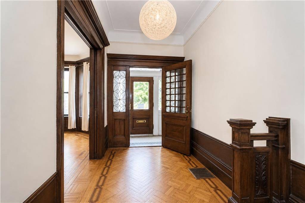 450 Bay Ridge Pkwy, Brooklyn, NY 11209