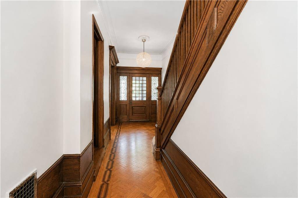 450 Bay Ridge Pkwy, Brooklyn, NY 11209
