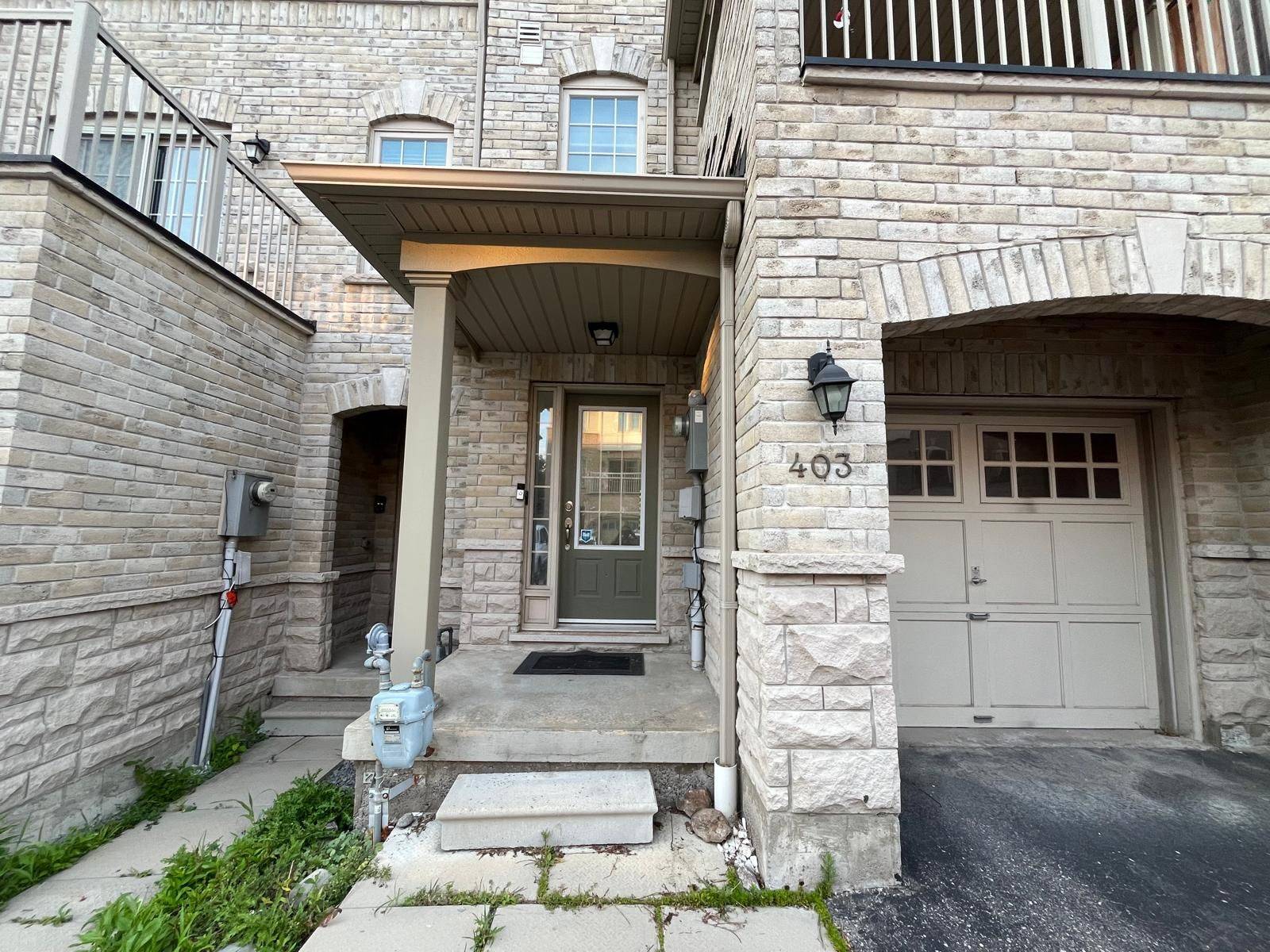 403 Rossland RD E, Ajax, ON L1Z 0M7