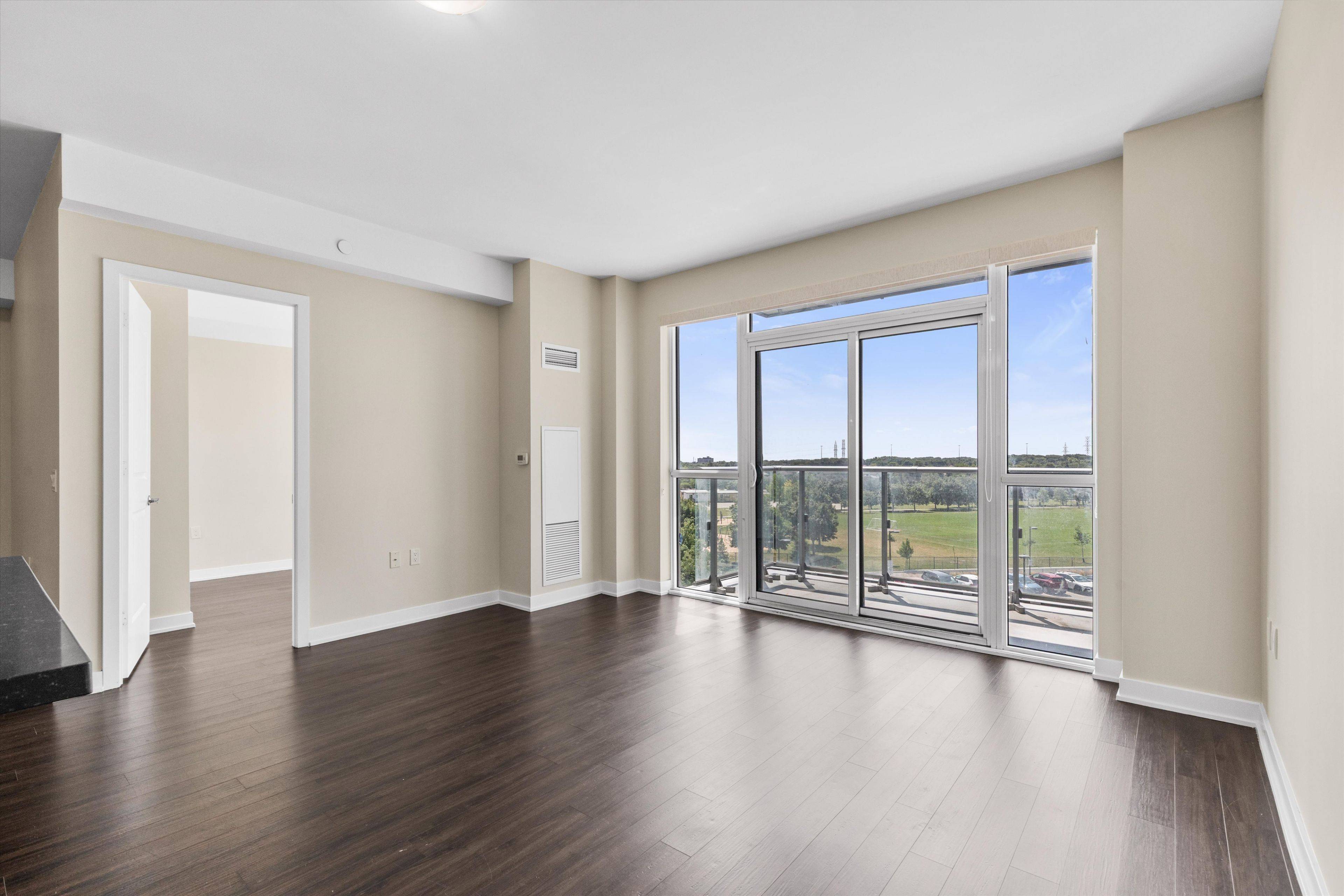 4699 Glen Erin DR #407, Mississauga, ON L5M 2E5