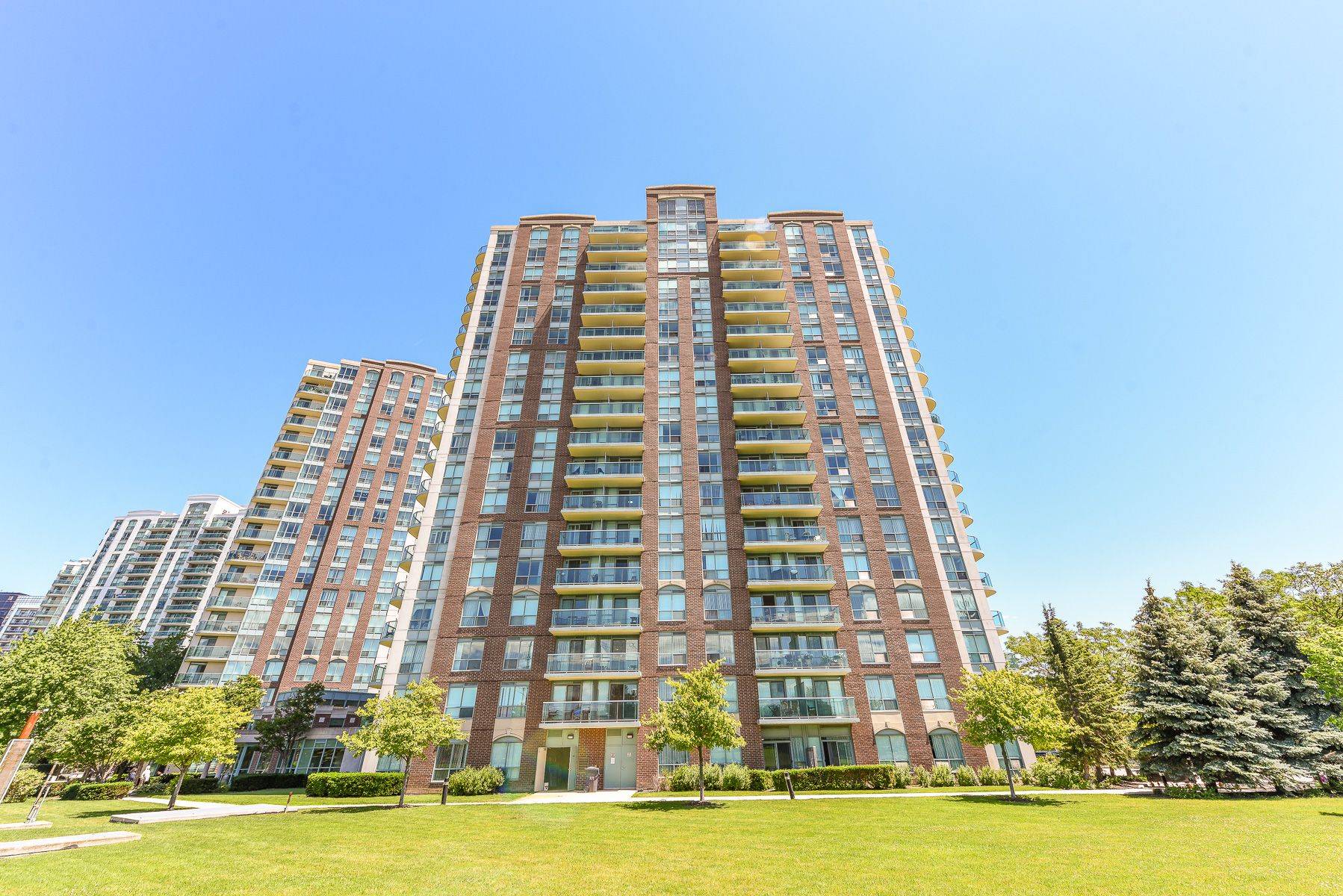4879 Kimbermount AVE #710, Mississauga, ON L5M 7R8