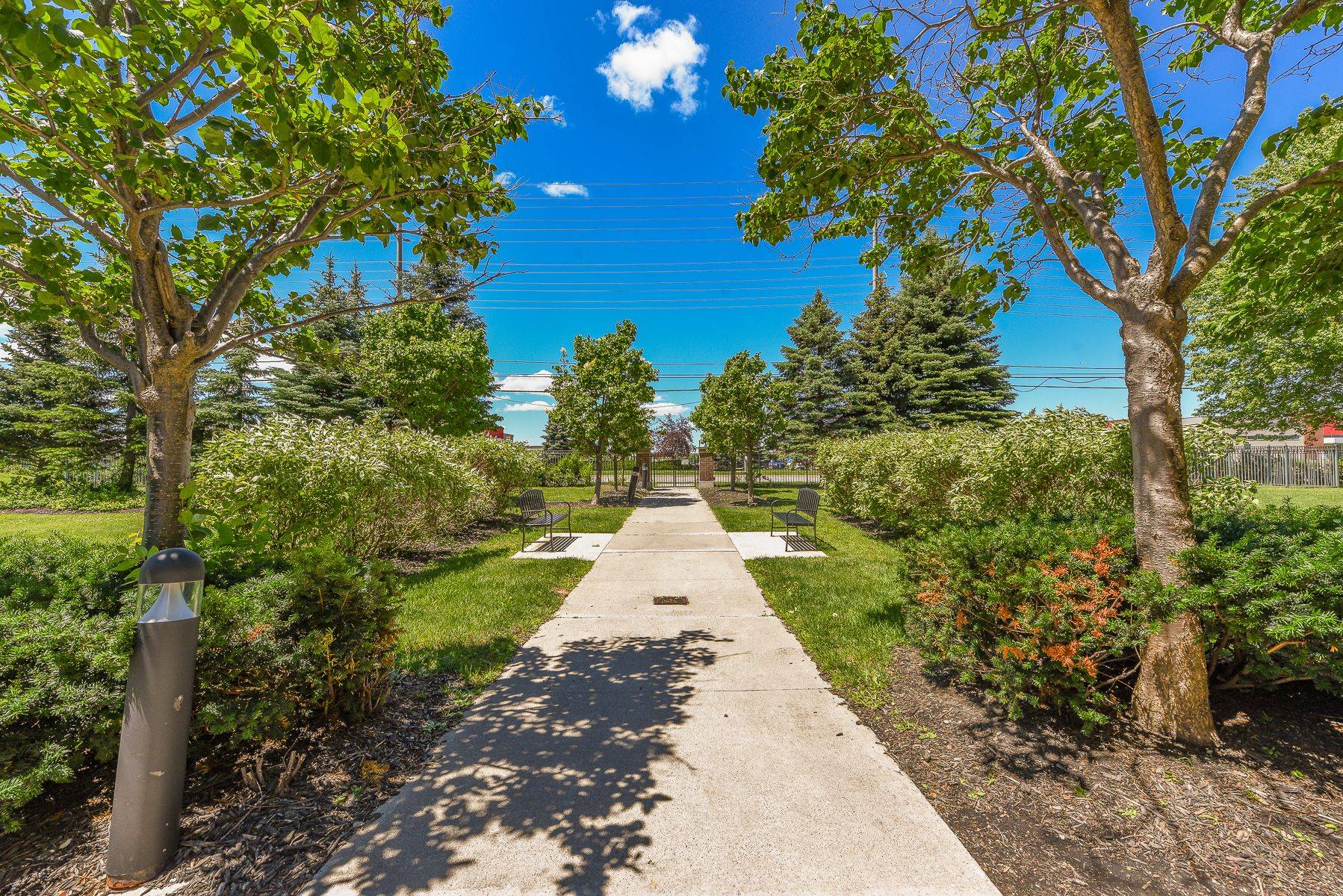 4879 Kimbermount AVE #710, Mississauga, ON L5M 7R8