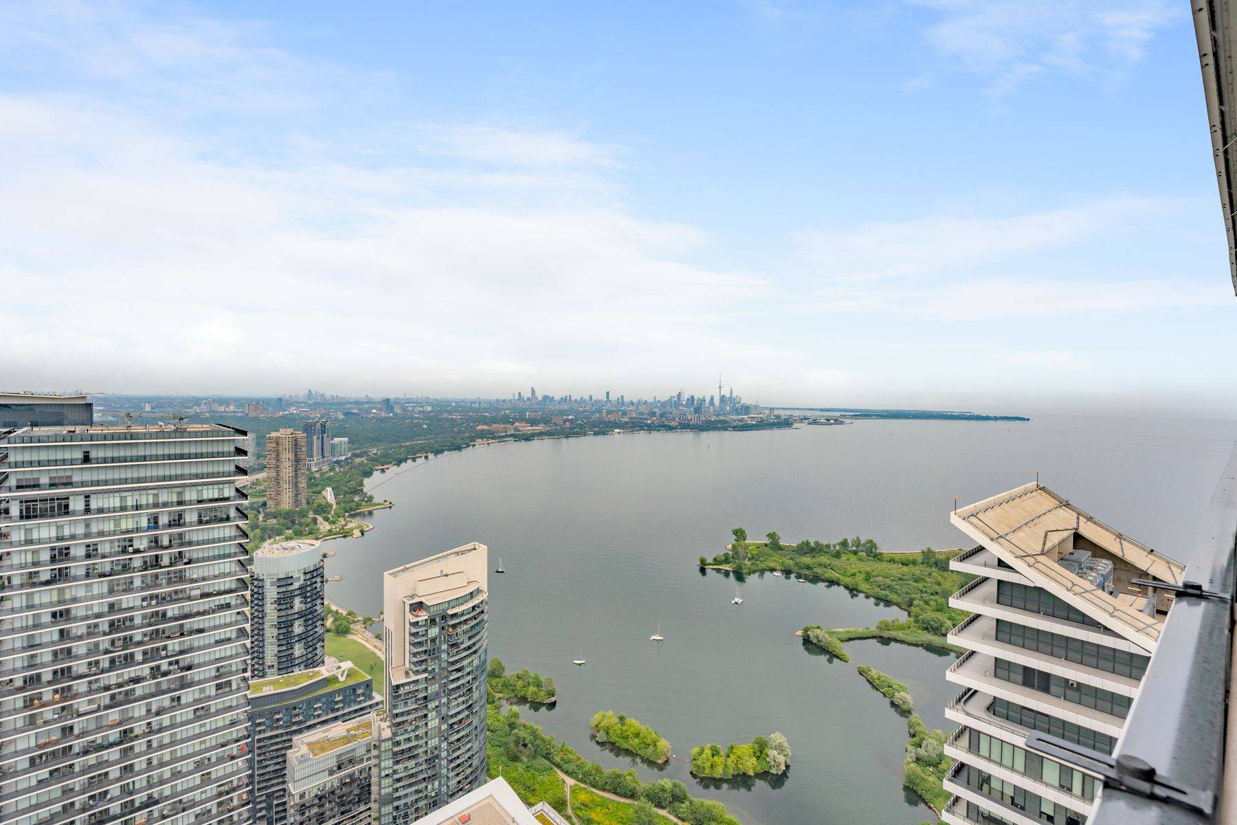 30 Shore Breeze DR #6104, Toronto W06, ON M8V 0J1