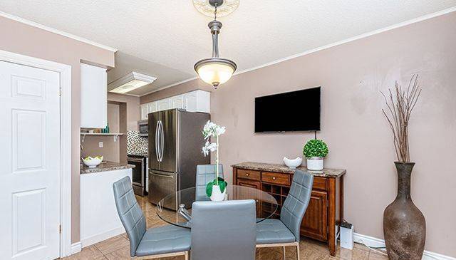 20 Carleton PL #20, Brampton, ON L6T 3Z4