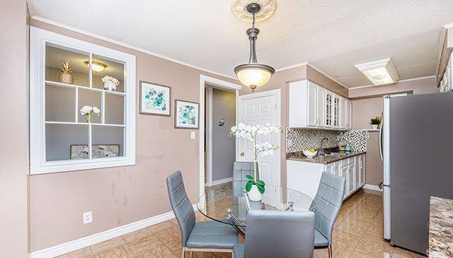 20 Carleton PL #20, Brampton, ON L6T 3Z4