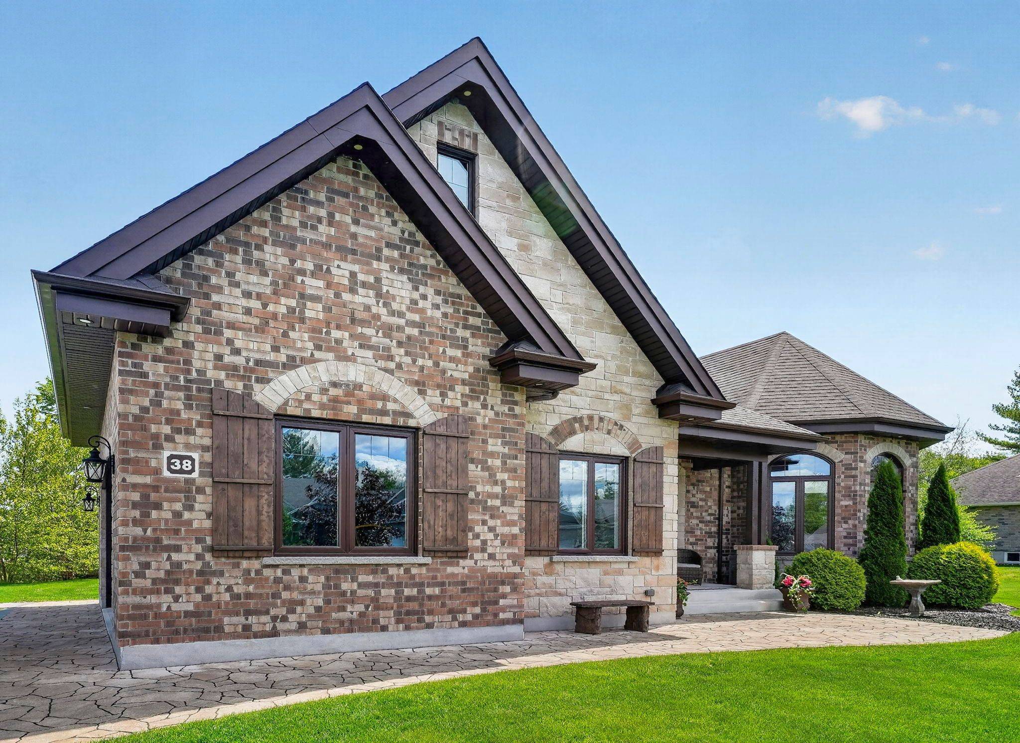 38 Forest Hill RD, South Stormont, ON K0C 1P0