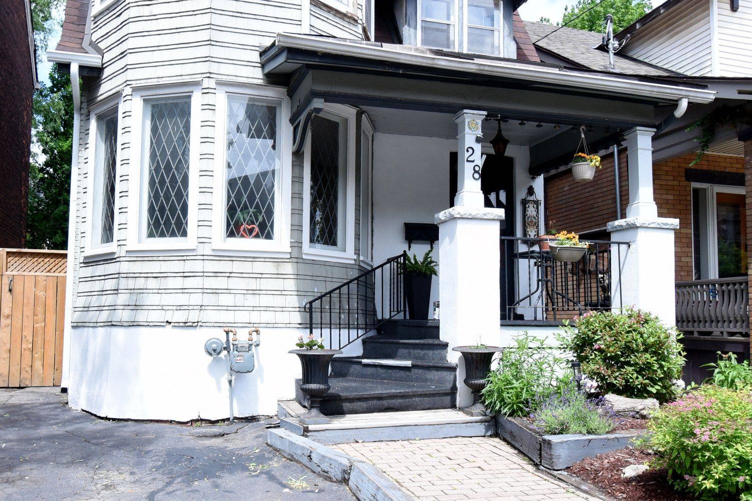 28 St Clair AVE, Hamilton, ON L8M 2N3